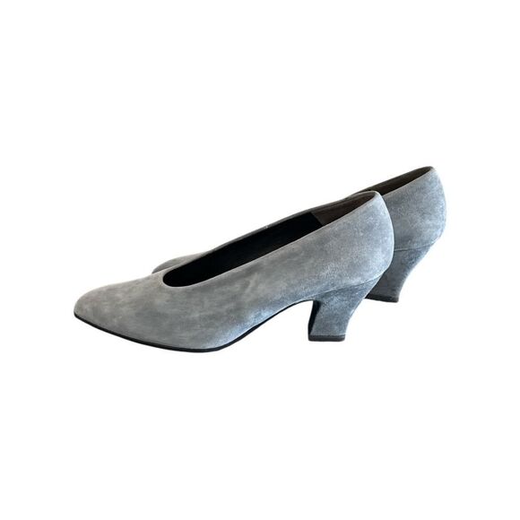 Charles Jourdan Classic Gray Suede Heels - Picture 5 of 12